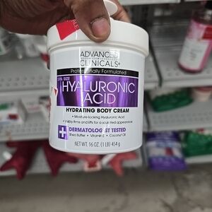 Hyaluronic Acid Hydrating Body Cream - White and Purple